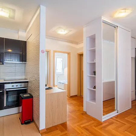 Flexible Selfcheckins 97 - Zagreb - Garden - Parking- Loggia - 2 Bedrooms Exterior photo
