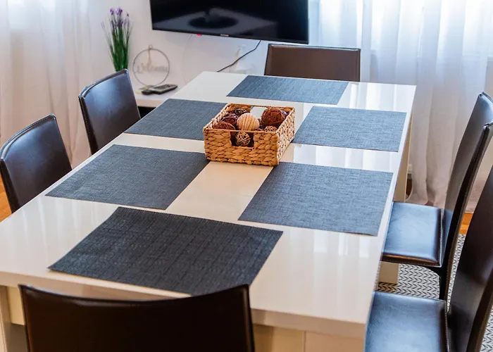 Flexible Selfcheckins 97 - Zagreb - Garden - Parking- Loggia - 2 Bedrooms