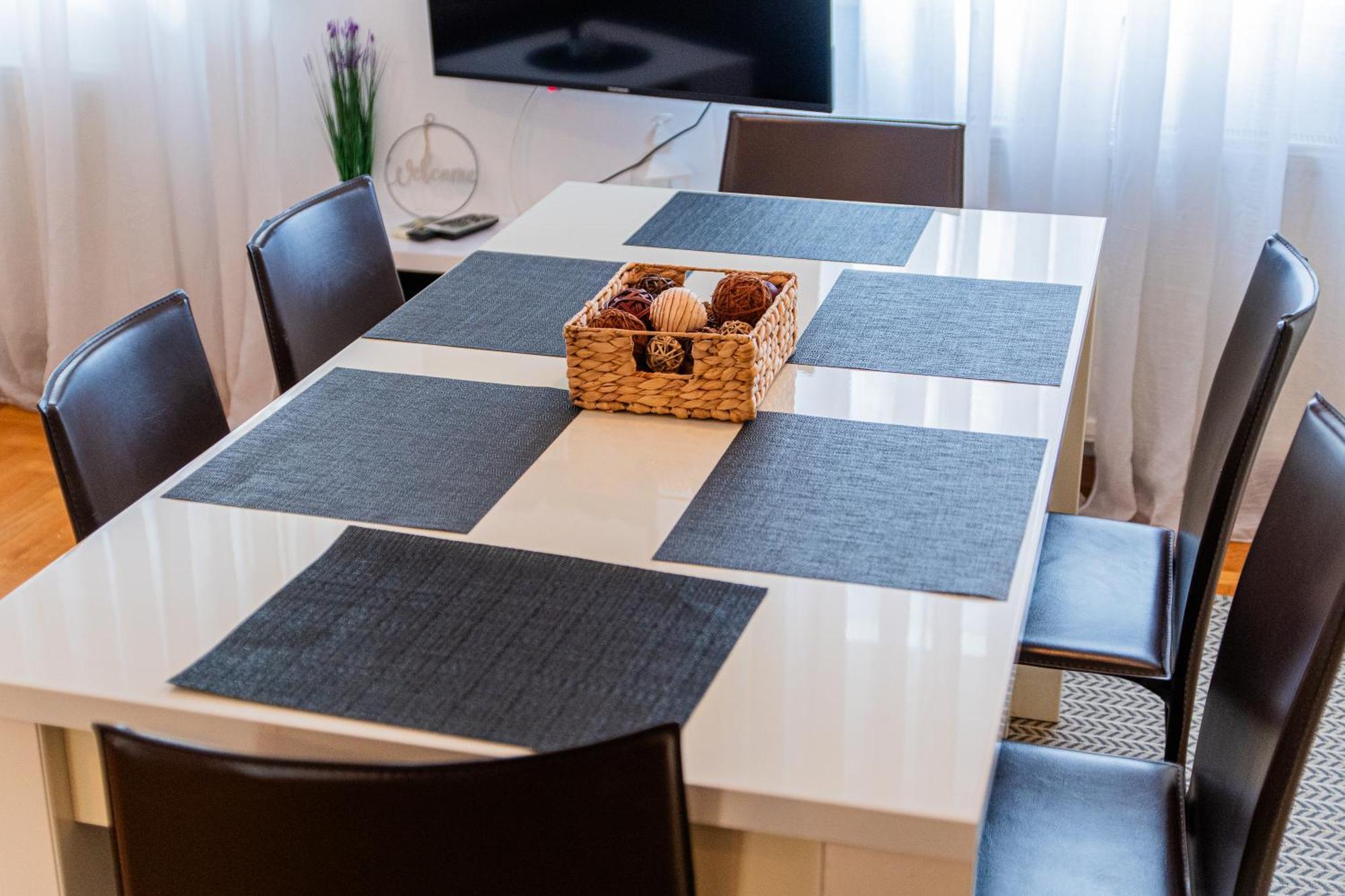 Apartmán Flexible Selfcheckins 97 - - Garden - Parking- Loggia - 2 Bedrooms Zagreb