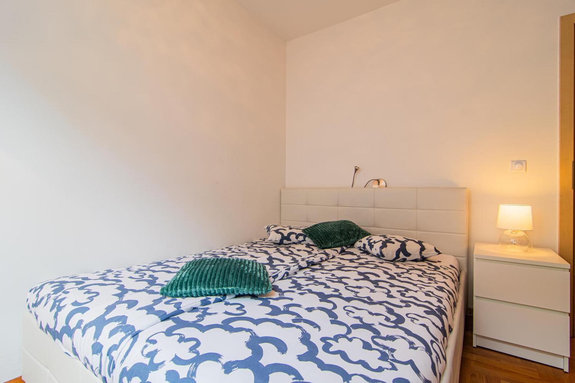 Flexible Selfcheckins 97 - - Garden - Parking- Loggia - 2 Bedrooms Apartment