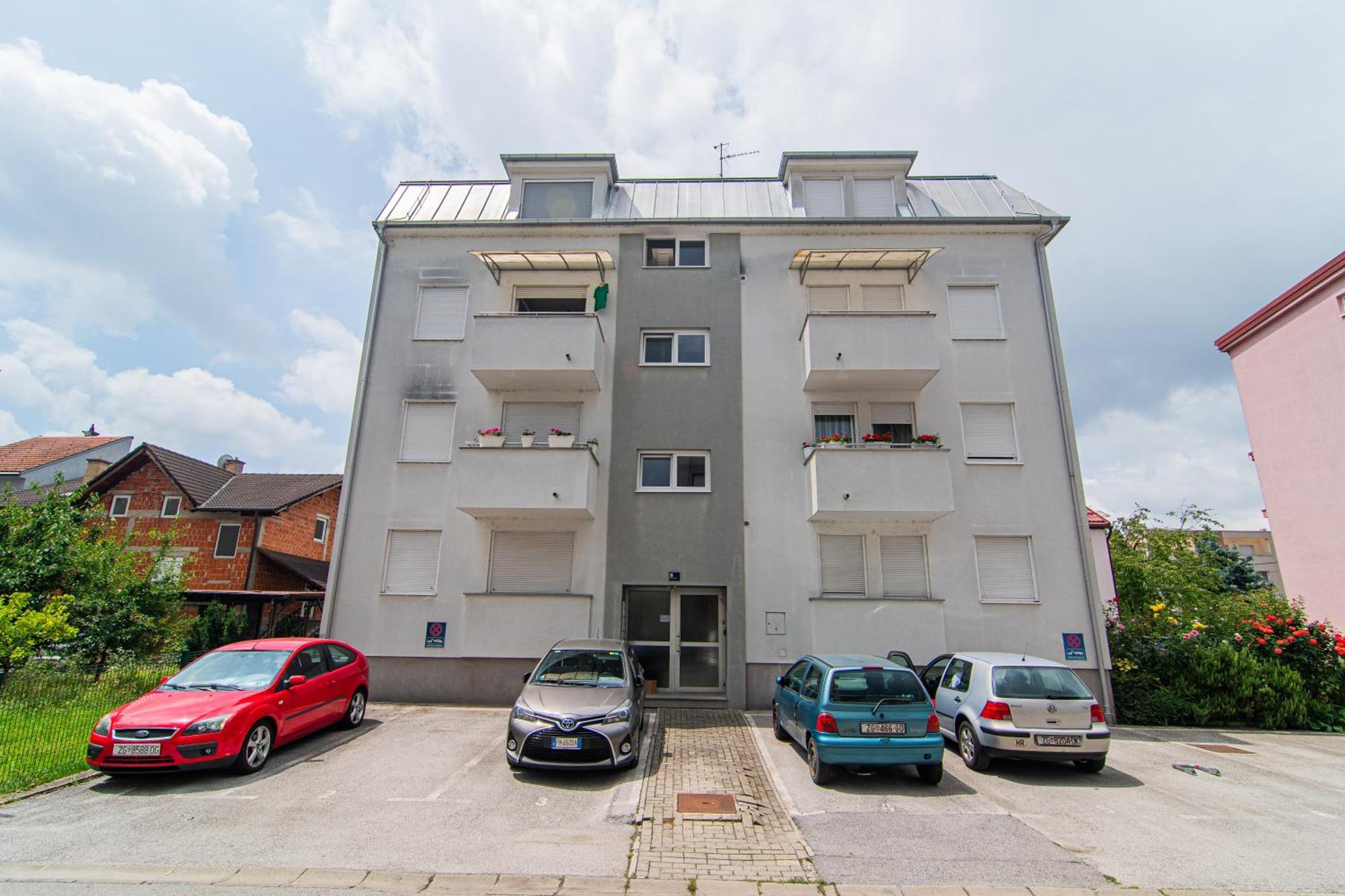 Flexible Selfcheckins 97 - - Garden - Parking- Loggia - 2 Bedrooms Apartment Zagreb