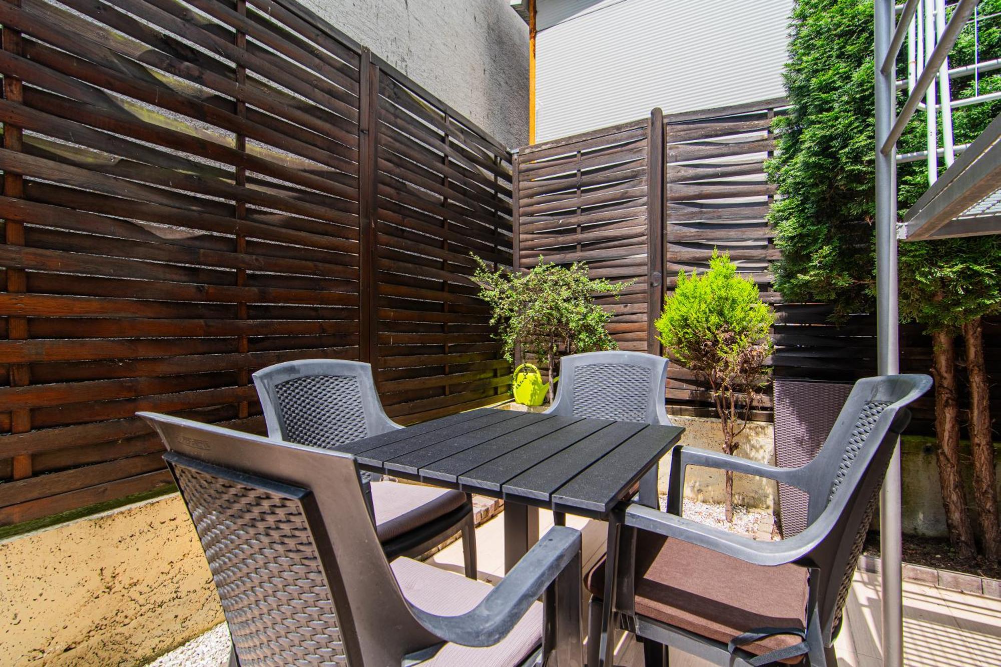 Flexible Selfcheckins 97 - - Garden - Parking- Loggia - 2 Bedrooms